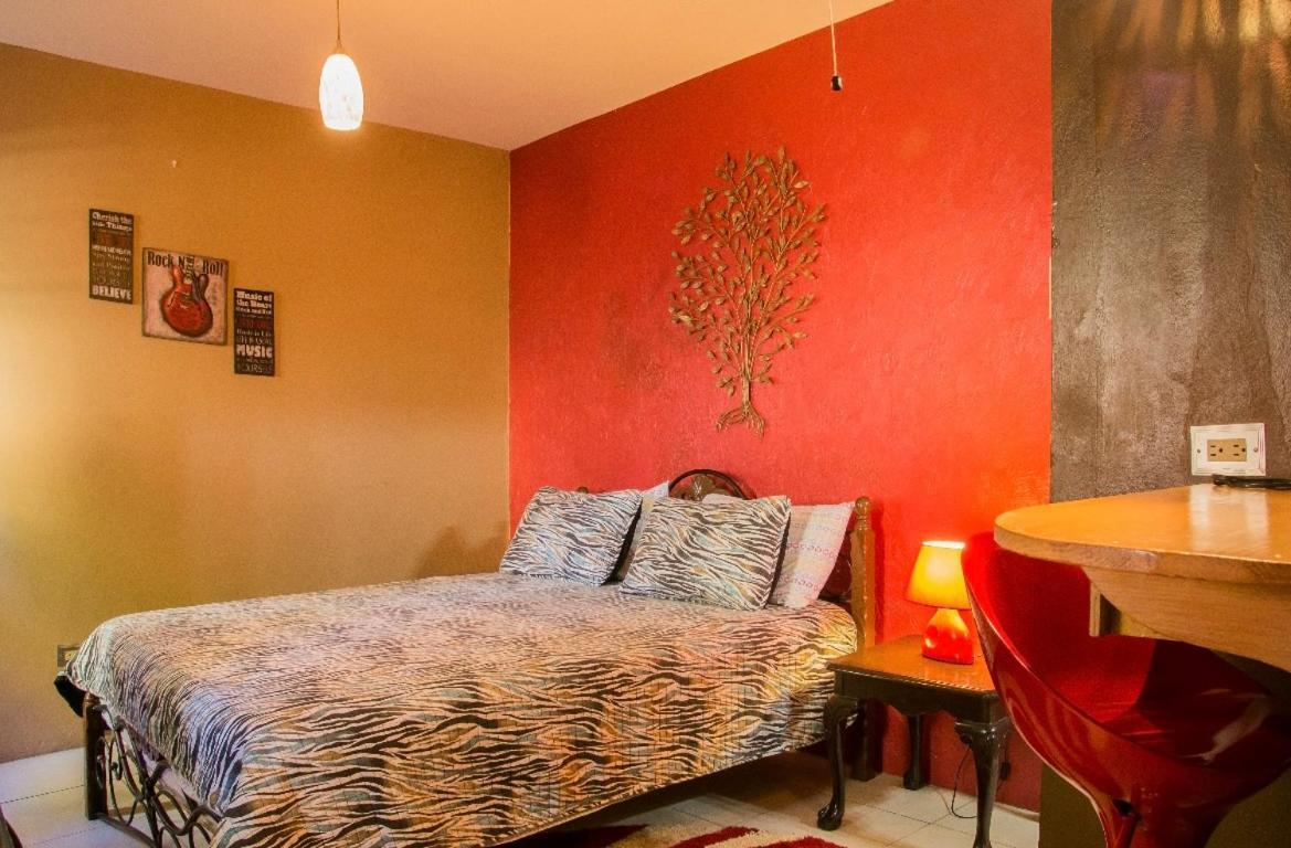One32 Guest House Кингстон Экстерьер фото