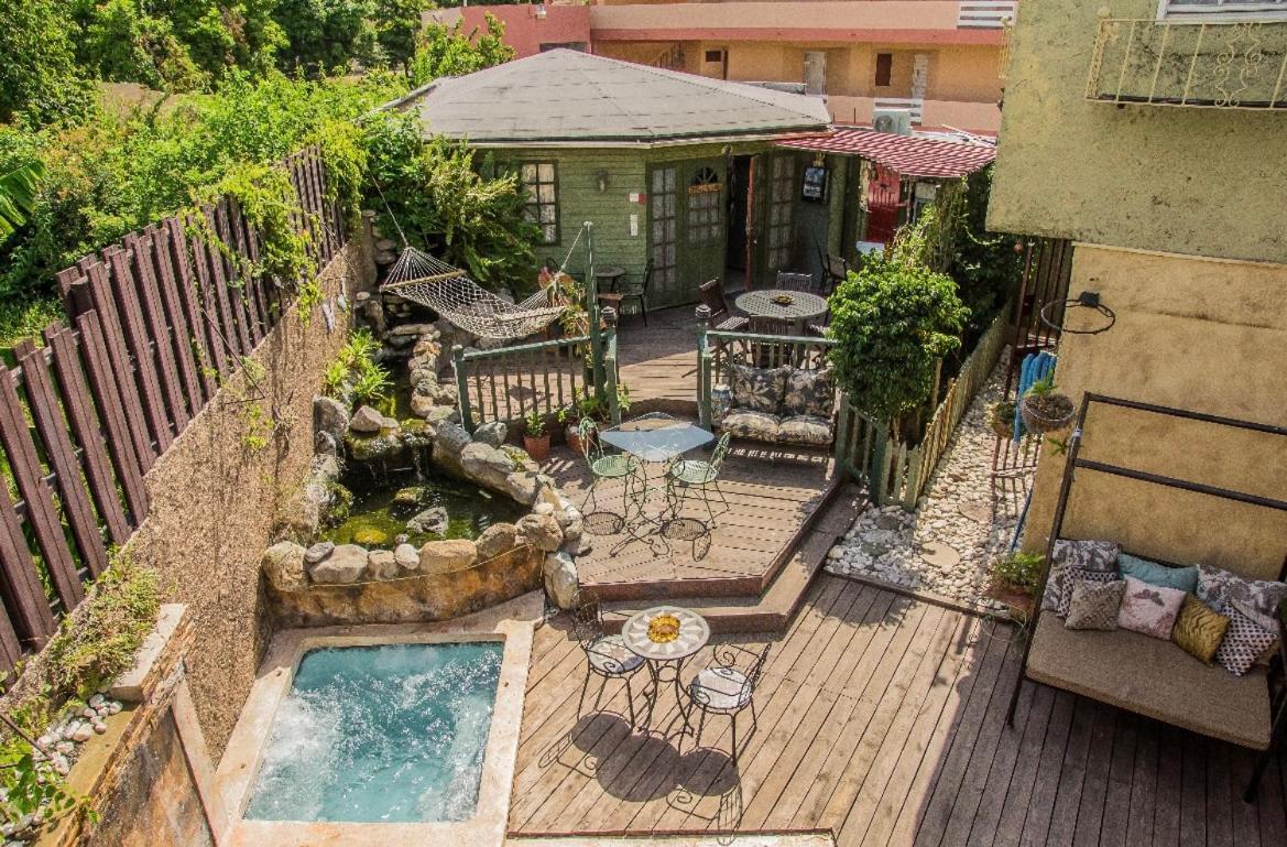 One32 Guest House Кингстон Экстерьер фото